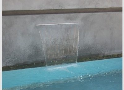 cascade de piscine enterree