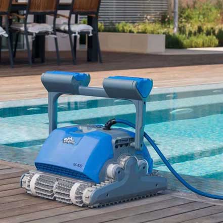 Robot nettoyeur de piscine M400 avec son raccord tournant
