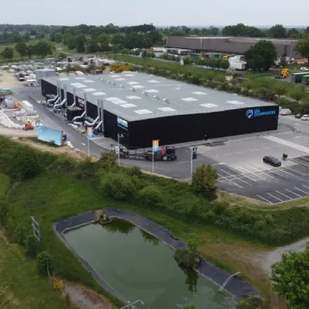 Piscine extérieur en eau