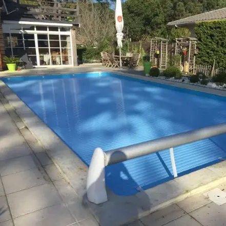 Piscine extérieur en eau