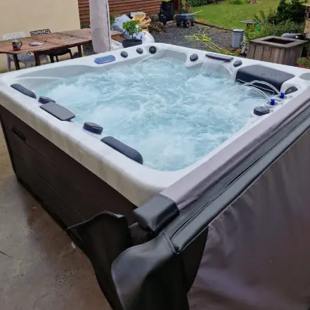 Spa de la gamme Oasis modèle pasion