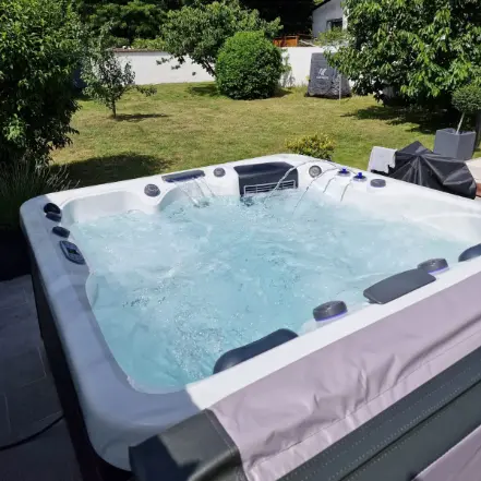 Spa de la gamme Oasis modèle pasion