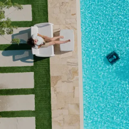 Robot nettoyeur de piscine