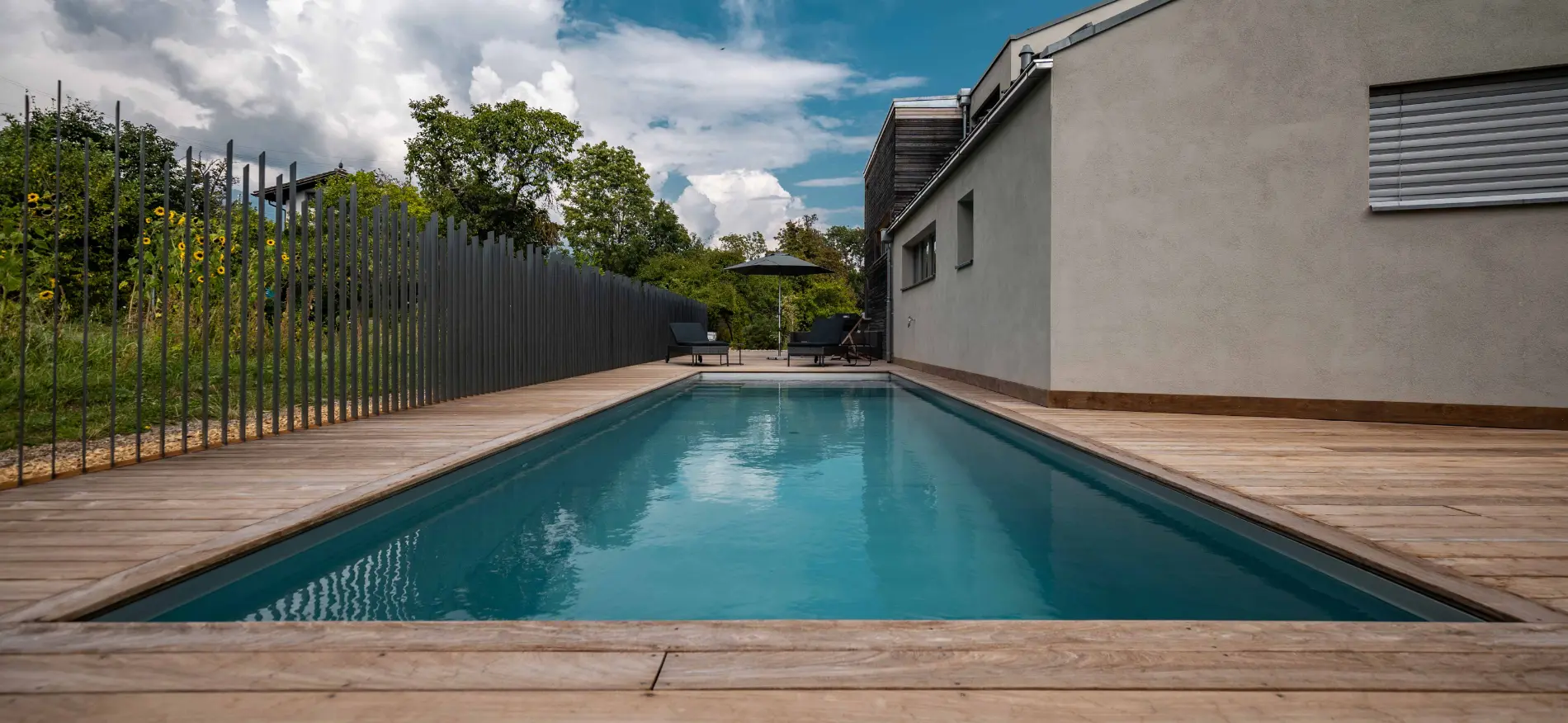 Piscine en inox de nuit en eau