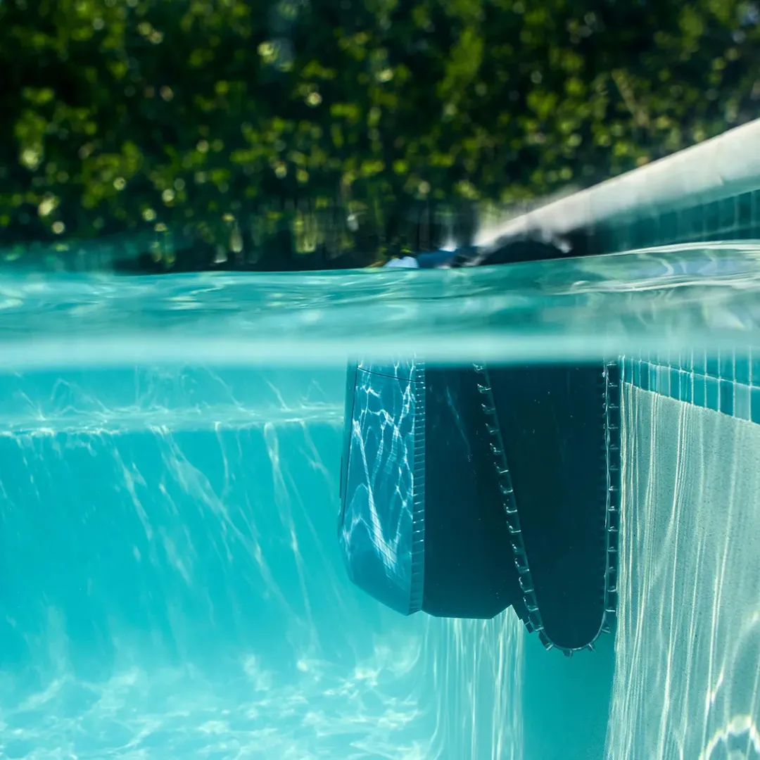 Robot de piscine Maytronics Eon 100