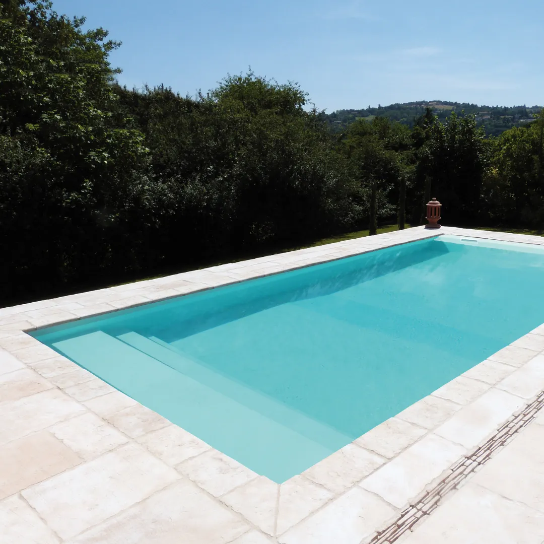 Piscine extérieur avec liner en eau