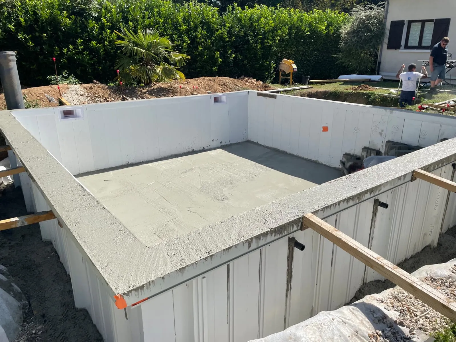 Piscine maçonnée oasis piscines en construction