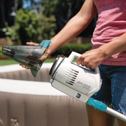 Nettoyeur a batterie pour spa Intex